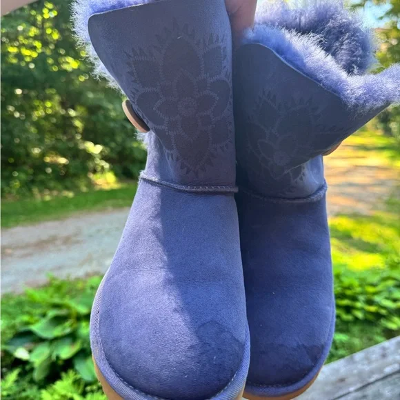 UGG Indigo Sheepskin Boots - Picture 4 of 4